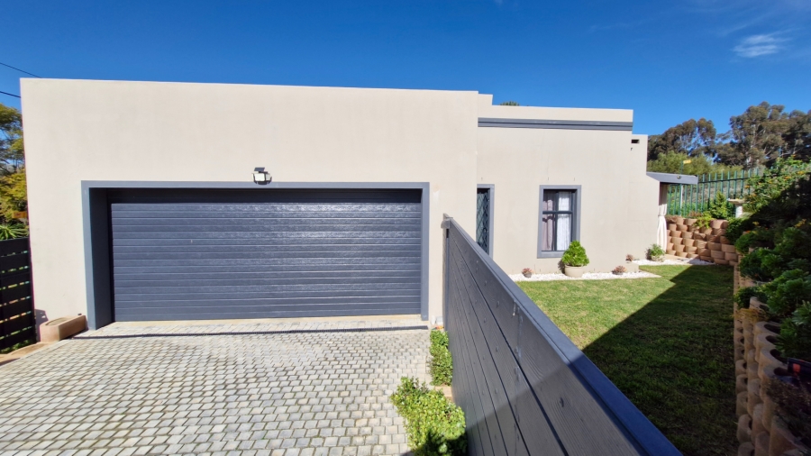 To Let 3 Bedroom Property for Rent in Glen Lilly Western Cape